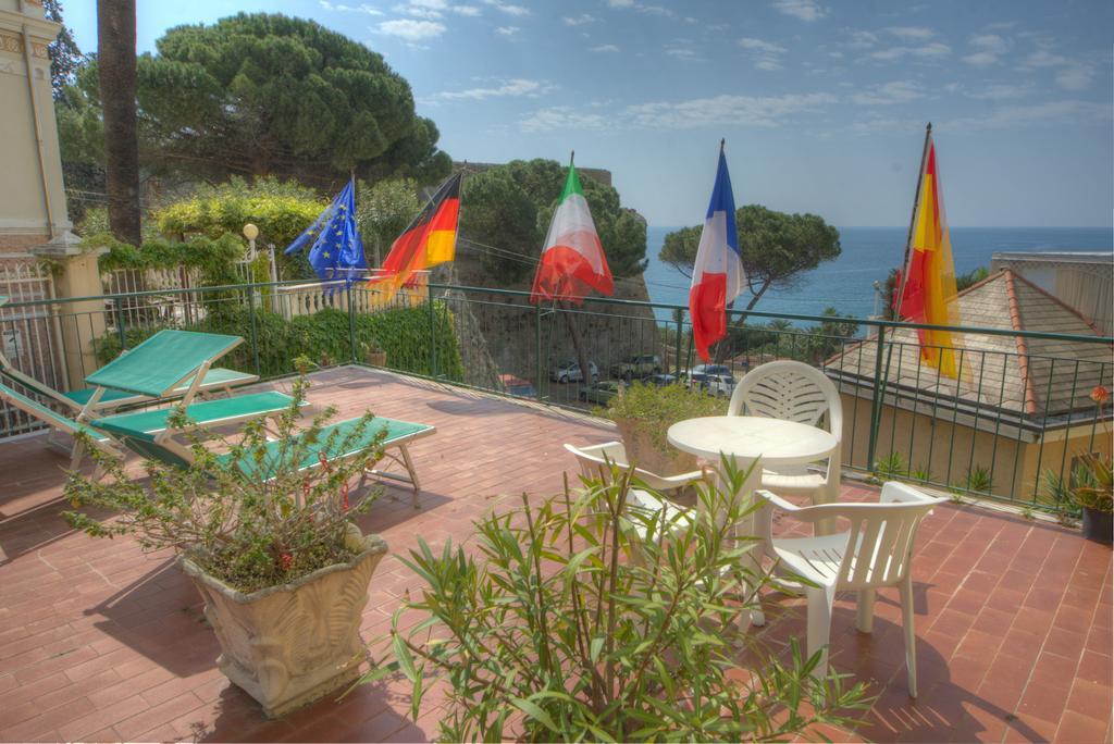 Hotel Deutsche Familien Finale Ligure Dış mekan fotoğraf