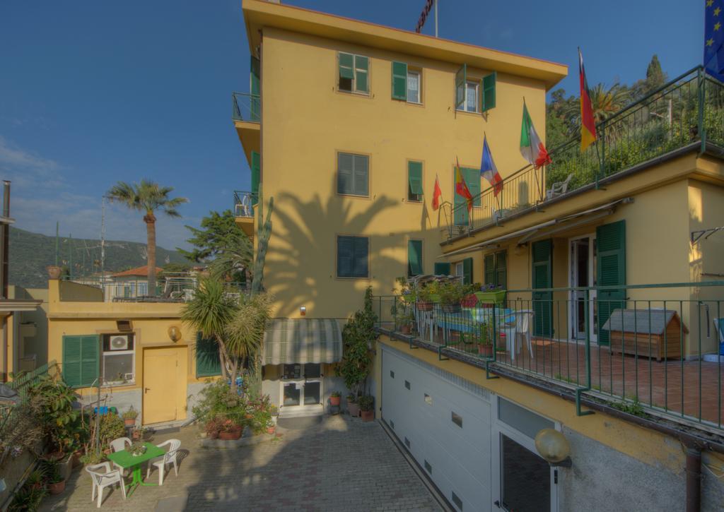 Hotel Deutsche Familien Finale Ligure Dış mekan fotoğraf